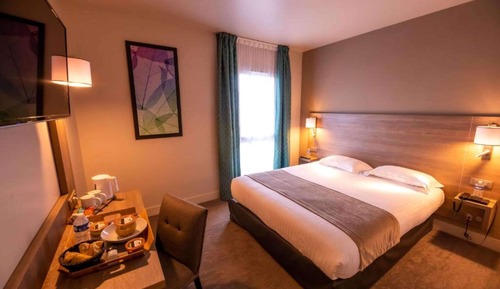 Standard Studio, 1 Queen Bed, Non Smoking, Kitchenette