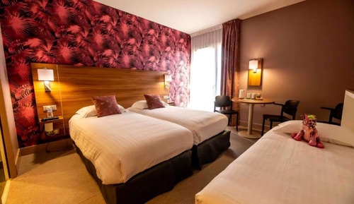 Superior Room, 1 King Bed, Non Smoking, Balcony