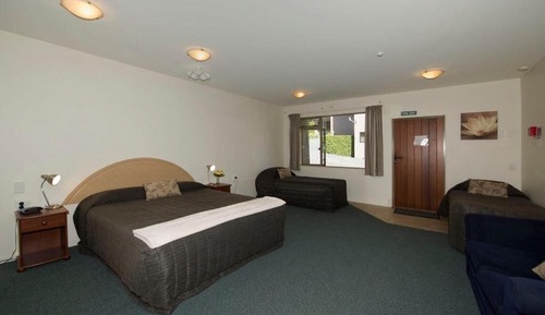 Family Studio, Multiple Beds, Non Smoking, Jetted Tub