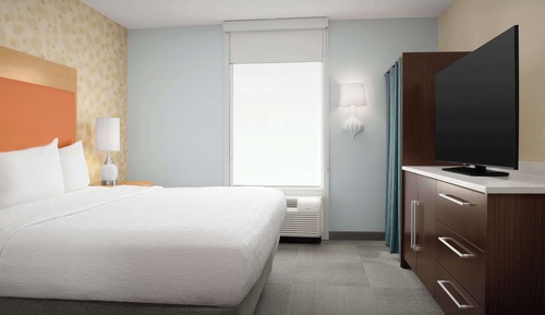 Suite, 1 King Bed, Accessible, Non Smoking (Hearing)