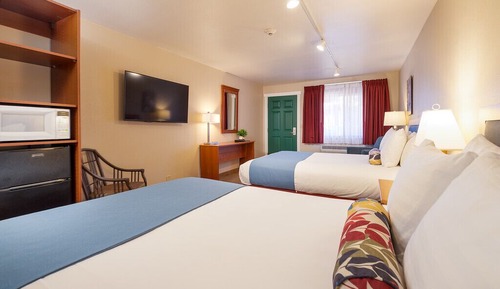 Deluxe Double Queen Obertal Inn Room