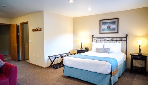 Dream Suites 1- Located on Front St - Breakfast Not Included