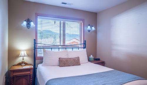 Dream Suites 2 - Located on Front St - Breakfast Not Included