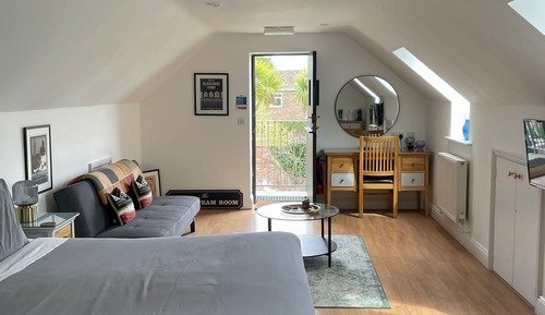 Double Room, Ensuite (The Broadside Room)