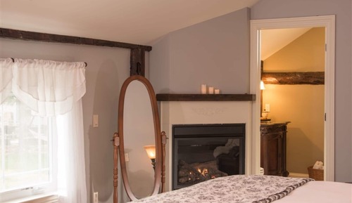 Trophy Point Luxury Room