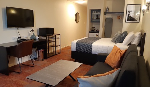 Standard Studio, 1 Queen Bed with Sofa bed