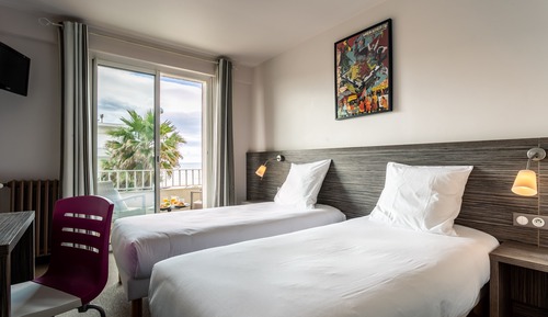 Twin Room, 2 Twin Beds, Partial Sea View