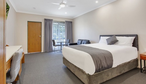 Deluxe Room, 1 Queen Bed