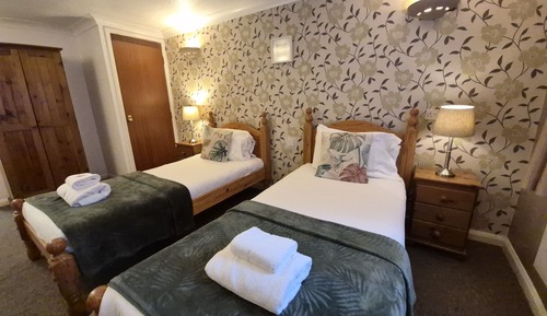 Standard Twin Room, Ensuite