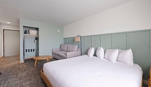 Standard Room, 1 Queen Bed, Accessible, River View