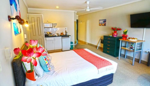 Studio Suite, Jetted Tub