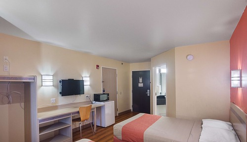 Deluxe Room, 2 Double Beds, Non Smoking, Refrigerator & Microwave