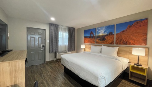 Room, 1 King Bed, Non Smoking