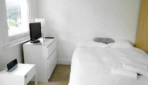 Basic Single Room, Ensuite