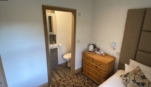 Single Room, Ensuite (Small)