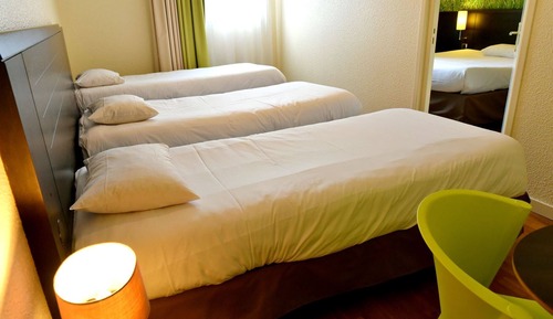 Family Room, Connecting Rooms