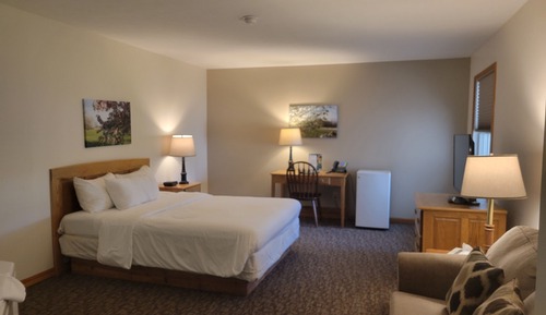 Deluxe Room, 1 Queen Bed, Jetted Tub