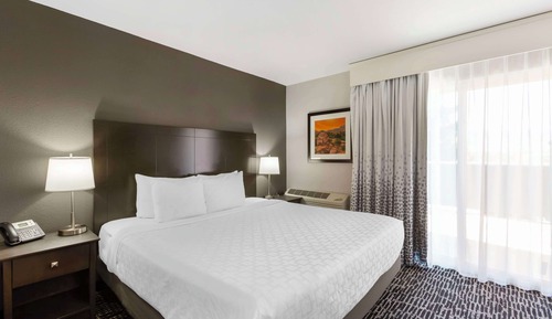 Standard Room, 1 King Bed, Non Smoking, Balcony