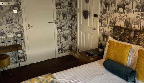 Double Room, Ensuite (Small)