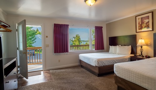 Standard Room, 2 Queen Beds, Non Smoking, Lake View (Shared Balcony)