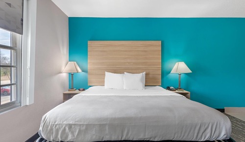 Efficiency, Suite, 1 King Bed, Non Smoking