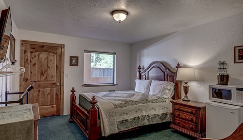 Standard Room, 1 Queen Bed