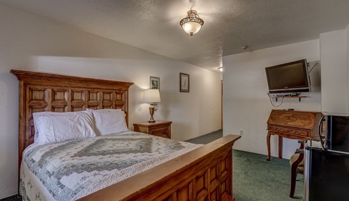 Standard Room, 1 Queen Bed