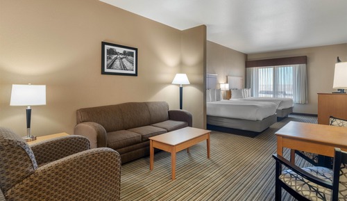 Suite, 2 Queen Beds, Non Smoking, Refrigerator & Microwave (Larger Room;with Sofabed)