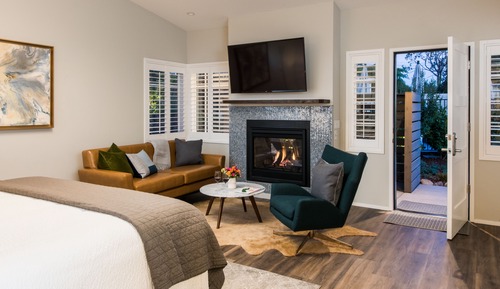 Lower Poolside Cottage