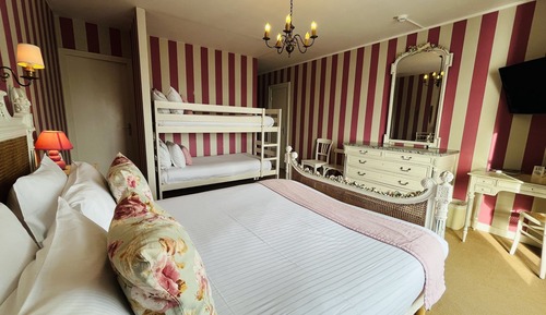 Classic Quadruple Room, Sea View