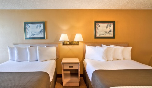 2 Queen Partial View