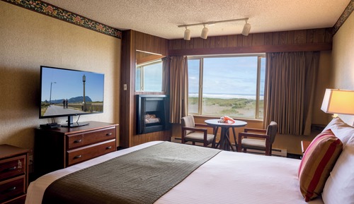 Three Queen Ocean View w/ Kitchenette