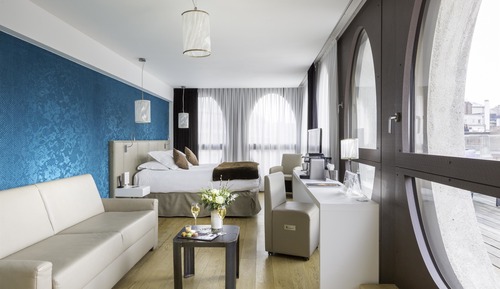 Junior Suite, 1 King Bed