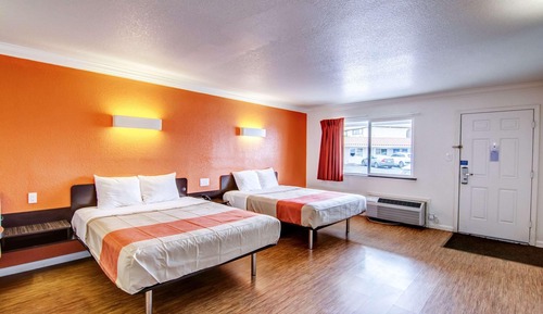 Standard Room, 2 Queen Beds, Accessible, Smoking