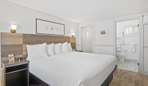 Deluxe Room, 1 King Bed