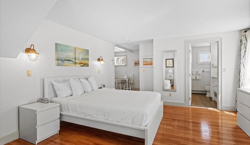 Captain Linnell Queen