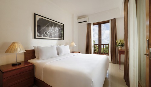 2 Bedroom Apartment with Pool Access