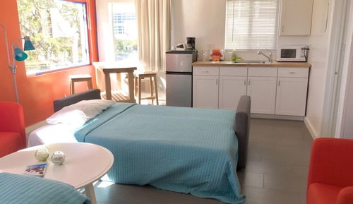 Executive Room, 1 King Bed with Sofa bed, Kitchenette (Minimum check-in age is 25)