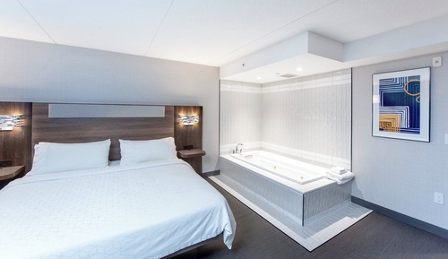 Suite, 1 King Bed, Jetted Tub