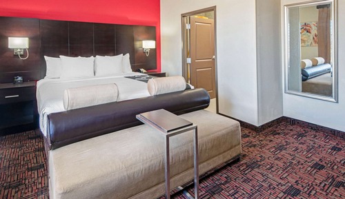 Suite, 1 King Bed, Non Smoking