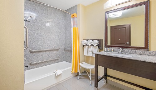Room, 2 Queen Beds, Accessible, Non Smoking (Mobility/Hearing)