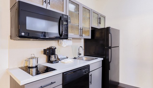 Studio Suite, 1 King Bed, Accessible Bathtub (Full Kitchen)