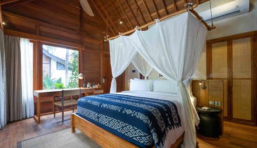 One Bedroom Signature Suite