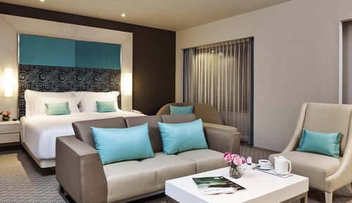 Executive Suite, 1 King Bed with Sofa bed