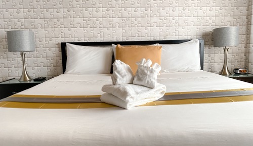 KING ROOM