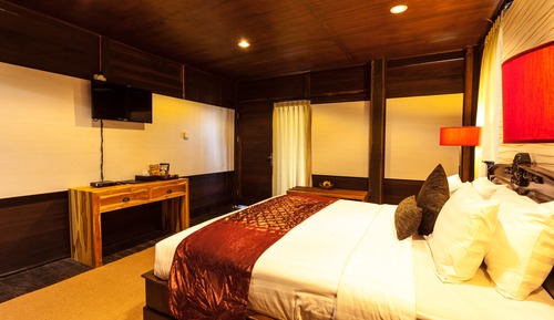 Standard Suite, 1 Queen Bed, City View