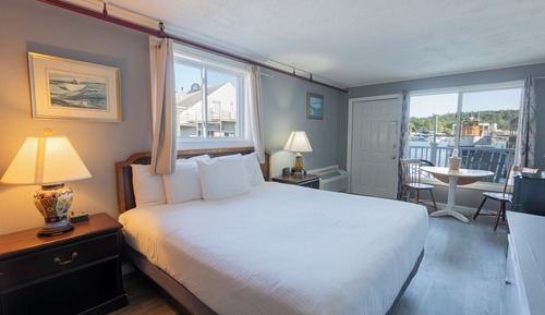 1 King Bed, Pets Allowed, Partial Ocean View