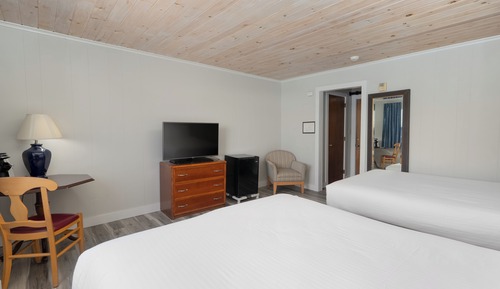 Two Queen Inner Harbor View 