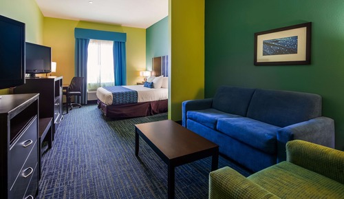 Standard Room, 1 King Bed, Non Smoking, Refrigerator & Microwave