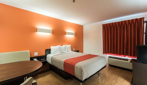 Deluxe Room, 1 Queen Bed, Non Smoking